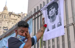 Thế giới tưởng niệm 1 năm ngày mất của Diego Maradona