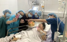 Hội chẩn liên viện, đặt ECMO cứu sống kịp thời mẹ con sản phụ nguy kịch