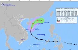 Tâm bão số 9 ngay trên vùng biển phía Tây quần đảo Hoàng Sa