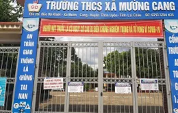 Khiển trách thầy giáo thể dục đánh nhiều học sinh