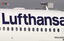 Lufthansa, Mỹ hủy nhiều chuyến bay do nhân viên mắc COVID-19