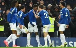 Everton ngược dòng thắng kịch tính Arsenal trên sân nhà