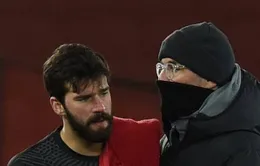 HLV Klopp nói gì về 2 bàn thua "thảm họa" của Alisson Becker?