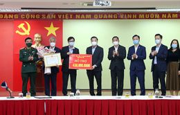 Chủ tịch UBND Hà Nội tặng bằng khen cho CDC Hà Nội với nhiều đóng góp trong phòng chống COVID-19