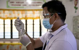 Philippines điều tra 9 thị trưởng ‘chen ngang’ tiêm vaccine