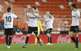 Valencia 2-1 Villarreal: Đội chủ nhà ngược dòng phút cuối