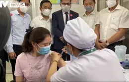 Những nữ y bác sĩ được tiêm vaccine COVID-19 trong ngày 8/3: Vinh dự và tự hào!