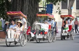 Du lịch đang “nóng” lên: Làm gì để chung sống an toàn khi dịch bất ngờ trở lại?