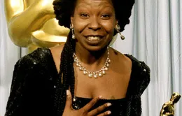 Đây là điều Whoopi Goldberg đã làm sau khi giành Oscar năm 1990