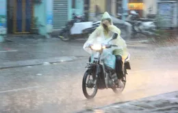 Cảnh báo lốc, sét, mưa đá khu vực Bắc Bộ, Nam Bộ và Tây Nguyên