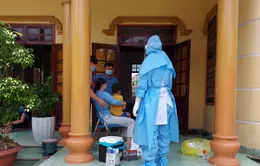Cách ly 2 kỹ sư xây dựng là F1 của nữ nhân viên massage mắc COVID-19
