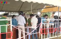 Đà Nẵng: Chốt chặn y tế, không ngăn sông cấm chợ