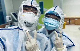 "Có bao nhiêu góp bấy nhiêu...", tiền nghỉ hưu, đập heo đất đóng góp Quỹ vaccine COVID-19