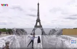 Tháp Eiffel trên vách đá