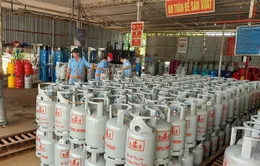 Giá gas leo thang, vượt 400.000 đồng/bình