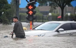 Chuyện nóng tuần qua: Biến thể Delta "châm ngòi" làn sóng dịch mới, thiên tai càn quét từ châu Á đến châu Âu