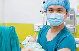 MC Hạnh Phúc đón con gái đầu lòng: "Cảm ơn con đã đến với thế giới này"