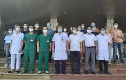 Đoàn cán bộ Bệnh viện Bệnh nhiệt đới Trung ương lên đường hỗ trợ TP. Hồ Chí Minh chống dịch