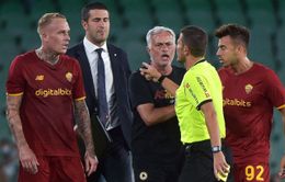 HLV Mourinho bị đuổi, AS Roma thua thảm Betis với 6 thẻ đỏ