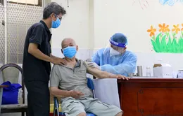 Tiêm thần tốc, TP Hồ Chí Minh lo thiếu vaccine COVID-19 sau 9/8