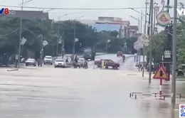 Hà Tĩnh: Mưa to gây chia cắt tuyến Quốc lộ 1A