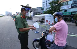 Từ hôm nay (8/9), Hà Nội kiểm soát chặt người ra vào Vùng 1, được sử dụng giấy đi đường cũ