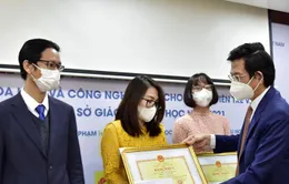 Trao giải thưởng Khoa học và công nghệ cho giảng viên trẻ và sinh viên năm 2021