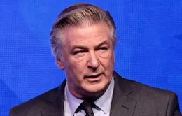 Alec Baldwin đã nộp điện thoại di động cho nhà chức trách sau tai nạn bắn chết người