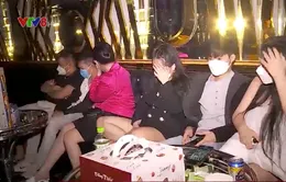 Đà Nẵng phát hiện 30 thanh niên nam nữ đang say ma túy trong quán Karaoke