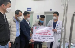 Quỹ Tấm lòng Việt thăm hỏi, động viên cô gái 17 tuổi bị tai nạn thương tâm