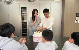 Lâm Chí Dĩnh lộ diện mừng sinh nhật 48 tuổi