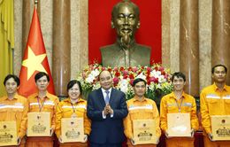 Chủ tịch nước Nguyễn Xuân Phúc gặp mặt, biểu dương thợ giỏi ngành Điện