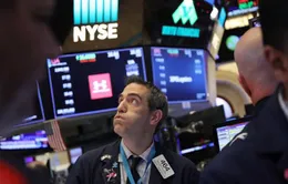 Dow Jones bốc hơi hơn 600 điểm