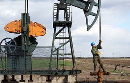 Giá dầu tăng trước cuộc họp của OPEC+