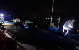 Vụ lật tàu ở Khánh Hòa: Tìm thấy thi thể người chồng bị mất tích