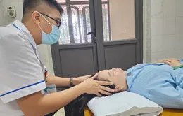Giao mùa cẩn trọng với bệnh liệt mặt do liệt dây thần kinh số 7