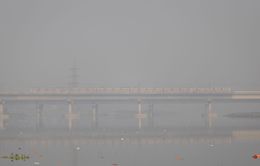 Ô nhiễm không khí nghiêm trọng, cư dân New Delhi kêu gọi đóng cửa trường học