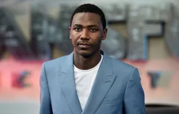 Diễn viên hài Jerrod Carmichael dẫn lễ trao giải Quả cầu vàng 2023