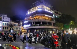 Giao thừa Nhâm dần 2022 ở Hà Nội: Không khí tĩnh lặng nhưng đầy linh thiêng