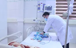 Cảnh báo ngộ độc thuốc nhỏ mũi Naphazolin ở trẻ nhỏ