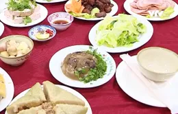 Đầm ấm những bữa cơm gia đình ngày Tết của các y, bác sĩ