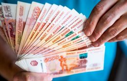 Đồng Ruble Nga rơi xuống đáy mới