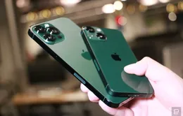 Trên tay iPhone 13 và iPhone 13 Pro phiên bản màu xanh lá