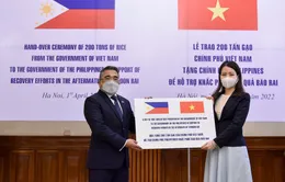 Việt Nam trao tặng 200 tấn gạo giúp Philippines khắc phục hậu quả bão Rai