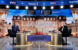 Hai ứng cử viên Tổng thống Pháp tranh luận kịch liệt trên truyền hình