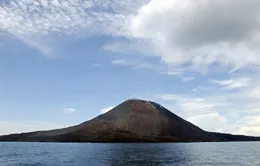 Indonesia nâng mức cảnh báo đối với núi lửa Anak Krakatoa