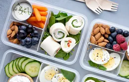 Cách để ăn uống lành mạnh khi phải di chuyển nhiều