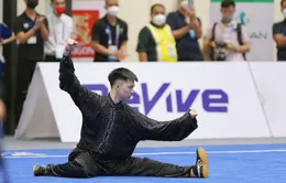 VĐV wushu Nguyễn Văn Phương gặp chấn thương khi đang thi đấu