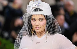 Kylie Jenner hé lộ nguyên nhân mặc váy cưới tới Met Gala 2022