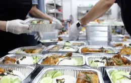 Cơm văn phòng "gồng mình" trong cơn bão giá